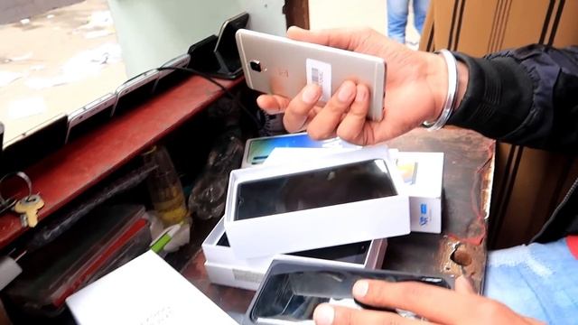 Branded smart phone in cheapest price IPhone, Iphone X S9, one plus, gaffar market |Puneet jain | смотреть онлайн