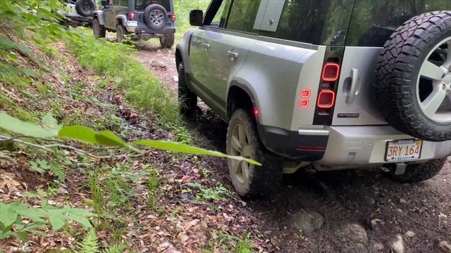 2020 Land Rover Defender Offroad