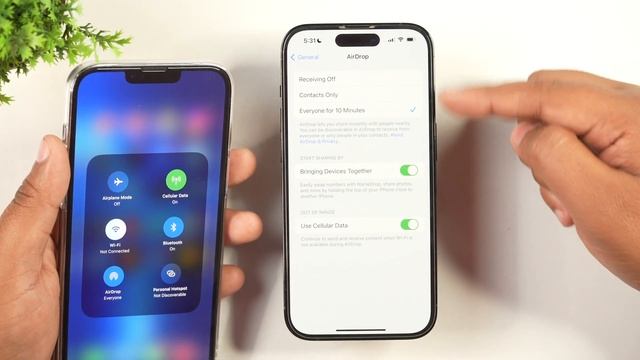 How to Use AirDrop on iPhone or iPad? Share Files Wirelessly on iPhone смотреть онлайн