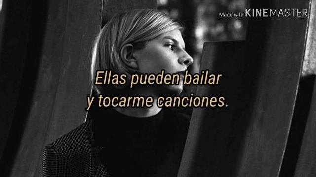 AURORA - In Boxes (Traducida al español) смотреть онлайн