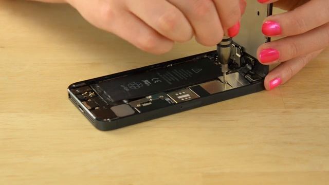 How To: Replace the iPhone 5 Volume Button смотреть онлайн