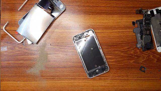 Restore Abandoned iPhone 4s Rescue | Restore a 7 Years Old iPhone Phone Left in the Trash смотреть онлайн