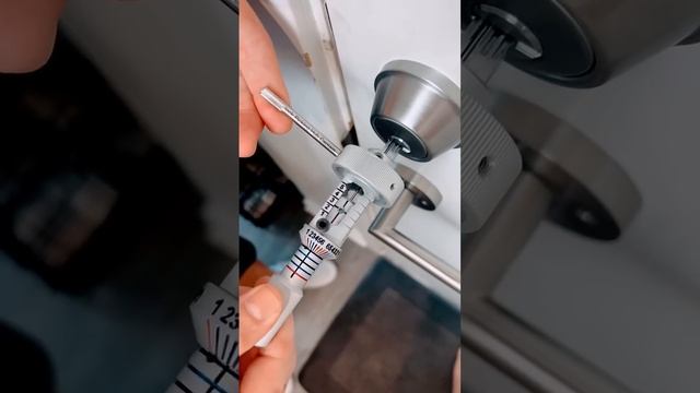 High security locks easily defeated w/ this method. #lockpicking #homeowner #tools #city #security смотреть онлайн