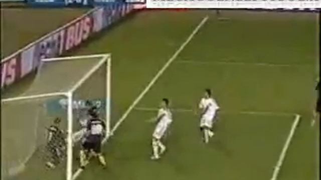 Martin Palermo segna alla Holly e Benji aggrappandosi alla traversa смотреть онлайн