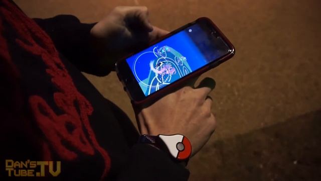Pokemon GO Plus vs. Apple Watch | Which One Is Better? | DansTube.TV смотреть онлайн