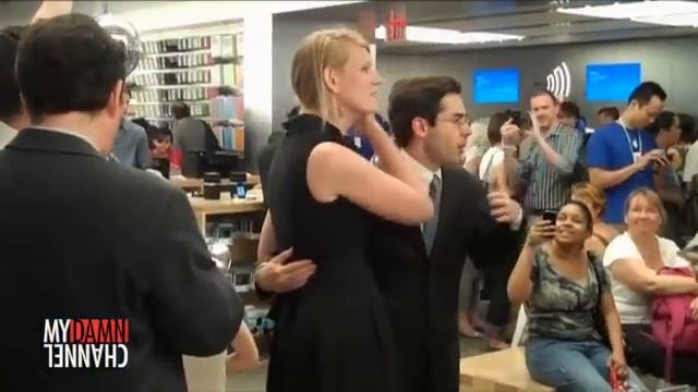 How far can you push an Apple Store employee смотреть онлайн