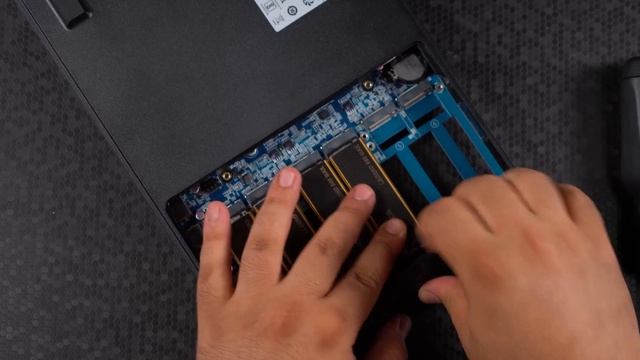 كنت أحلم بجهاز مثل هذا 🤩 | ASUStor NVMe NAS смотреть онлайн