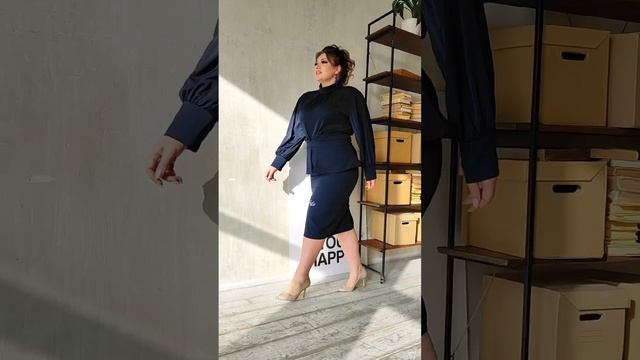 Блузка искусственный шелк "рукав фонарик" на манжетах со складками на груди смотреть онлайн