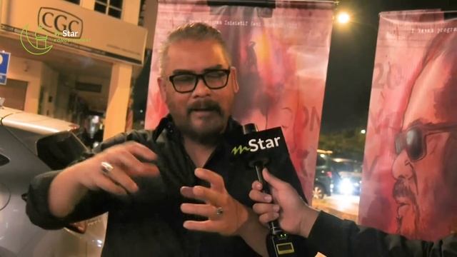 Awie tegur Aliff Syukri minta berhenti menyanyi… lain macam tengok MV ‘Kelepok Raya’ смотреть онлайн