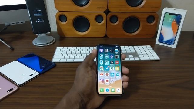 iPhone X, 24 hours with all screen смотреть онлайн