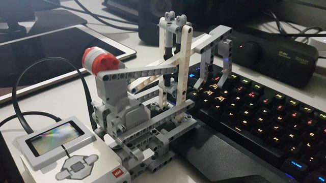 Lego technic ev3 programmable keyboard key presser - anti afk - World of Warcraft and many others! смотреть онлайн