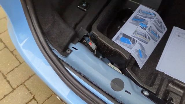 Jaguar F-Pace How to install the illuminated trunk tread plate смотреть онлайн