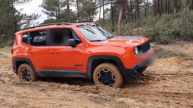 Probando las Yokohama G015 en barro en mi Jeep Renegade смотреть онлайн