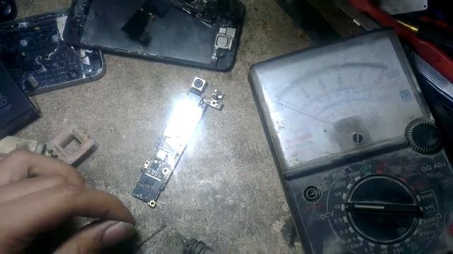 IPhone 5s charging problem - charging IC , IC jumpers , not save , not show смотреть онлайн