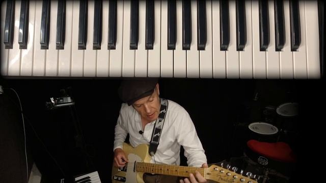 Using Piano to work out Theory for Guitar смотреть онлайн