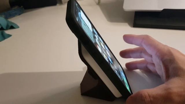 IPhone 12 Pro with Apple magsafe battery with magnet ring and Moft Snap On to Spigen Tough Armor Ma смотреть онлайн