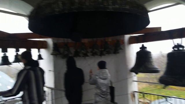 Звон в 40 колоколов на колокольне храма св. Николая Чудотворца в с. Сизьма смотреть онлайн