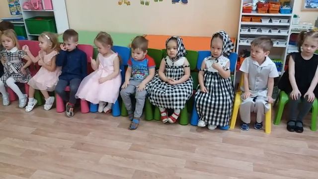 ролик 8 марта смотреть онлайн