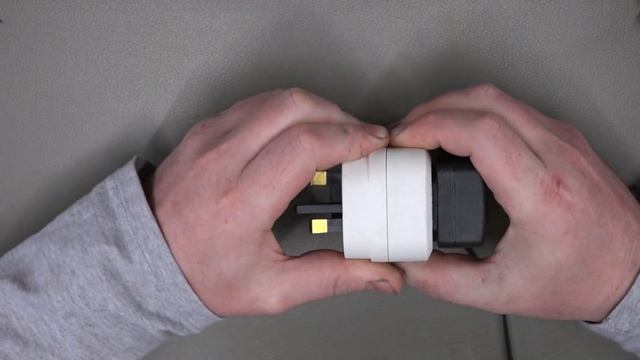 A Safer Death-dapter - EU to UK Adapter смотреть онлайн