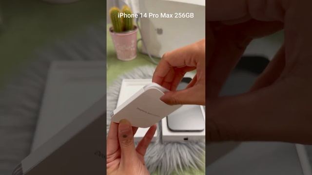 Picking Up my iPhone 14 Pro Max Space Black (256gb) - Unboxing & Review (ASMR) смотреть онлайн