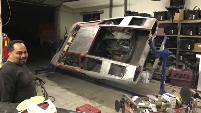 Lamborghini Countach смотреть онлайн