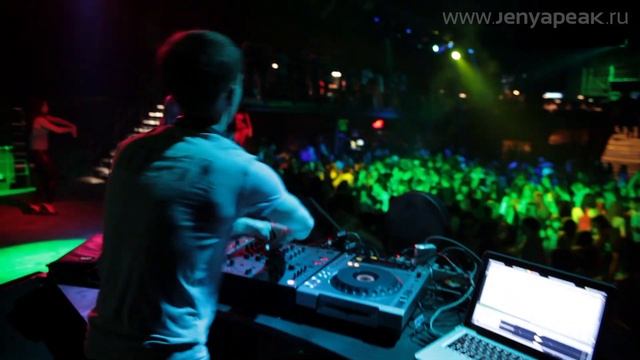 Jenya Peak at club Angar смотреть онлайн