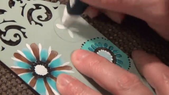 Funky Floral Phone Stand in Acrylic смотреть онлайн