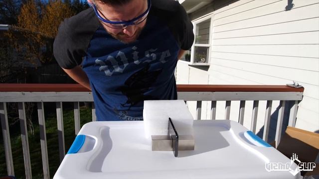 Insane 1200 lb Neodymium Magnets vs iPhone X! Can It Survive? смотреть онлайн