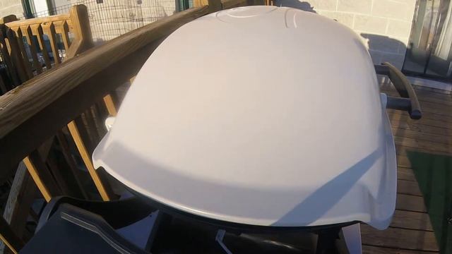 How to Make a CHICAGO STYLE HOT DOG on a Weber Q Gas Grill! смотреть онлайн