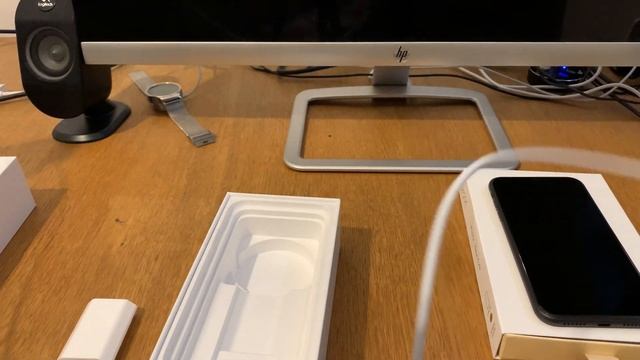 Unboxing of iPhone 11 Black 64GB and Mode New York Wallet Case from Denmark смотреть онлайн