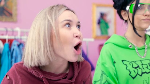 POPULAR Girl vs NORMAL Girl | My Friend is a Pop STAR | Funny Moments by La La Life Musical смотреть онлайн