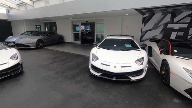 Lamborghini Aventador SVJ LP770-4 смотреть онлайн