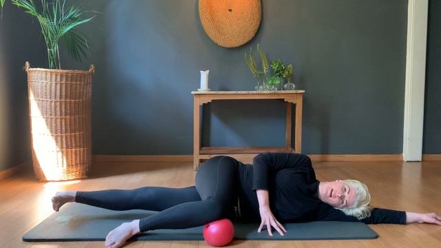 Safe workout for knees | Pilates Master Natalia смотреть онлайн