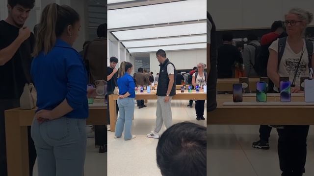 Apple in NEW YORK #america #usa #shrots #душанбе #таджикистан #россия #америка #снг #world смотреть онлайн