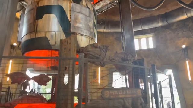 The Monkeys take Disney Hollywood (Studios) by storm! смотреть онлайн