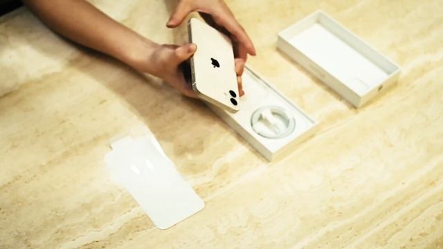 Apple iPhone 12 white is here!! смотреть онлайн