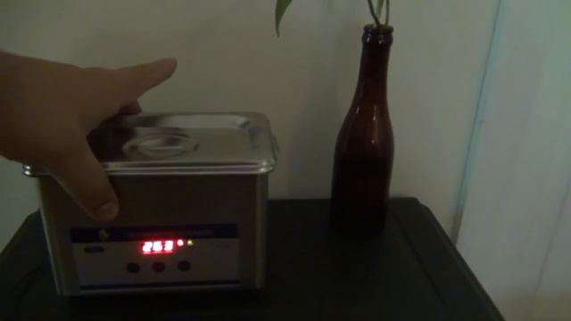 Trying An Ultrasonic Cleaner For The First Time... смотреть онлайн