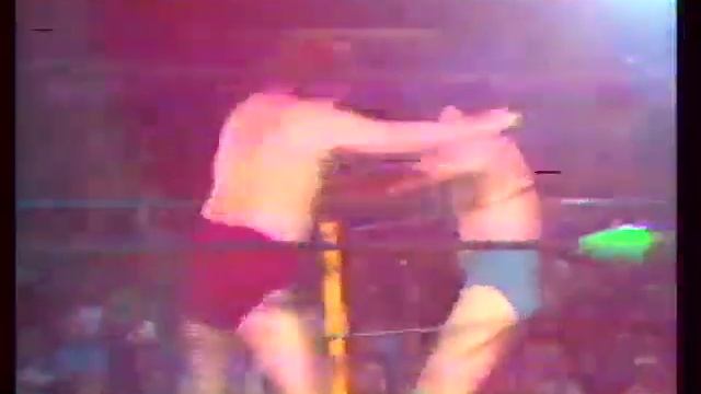 LUCIOUS LARRY VS. RICK GARDNER смотреть онлайн