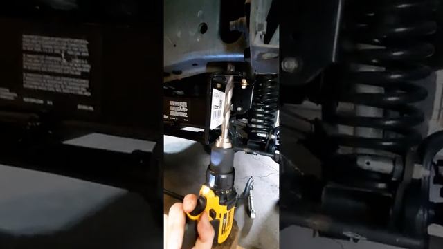 Project XJ... Front mount hitch.. Work smarter not harder!! Bottle jack for the win! Stay hillbilly смотреть онлайн