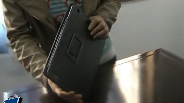 iPad 2 leather case review, Budgetgadgets.com смотреть онлайн