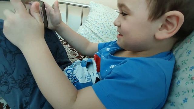 Рустам играет в "Привет, сосед!". Интересно, с какого раза ему удастся пройти уровень? 🤔 смотреть онлайн