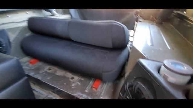 Detail Look of the Interior of the Jeep YJ "EL JEFE" смотреть онлайн