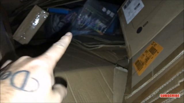 JACKPOT DUMPSTER DIVE! - Rich Retailer Throws Out TONS Of FREE Kids Toys! смотреть онлайн