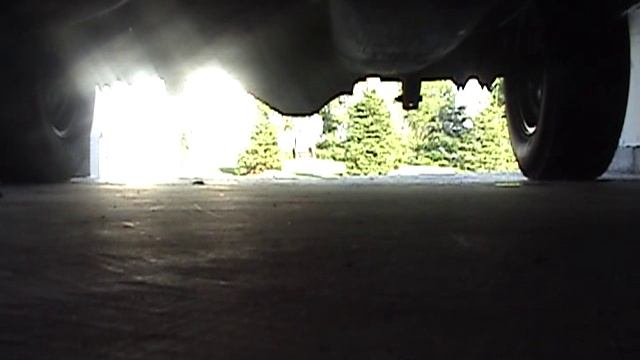 1997 Dodge Ram 1500 no muffler and gutted cat 2.5 to 3 inch side exhaust смотреть онлайн