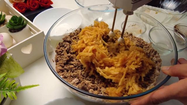 2 minute apple cake recipe, anybody can make it and its so easy смотреть онлайн