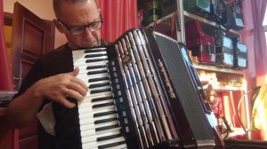 Аккордеон готово выборный, цельнопланочный