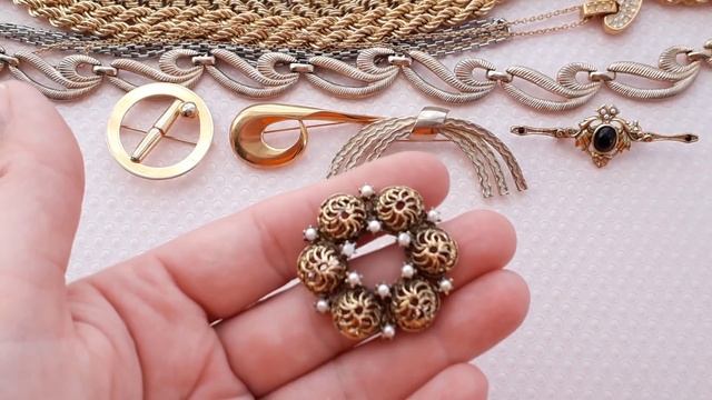 211. РАСПАКУЕМ лот с цепями и добавим винтажных брошей и клипс. Чудесные винтажные украшения!!! смотреть онлайн