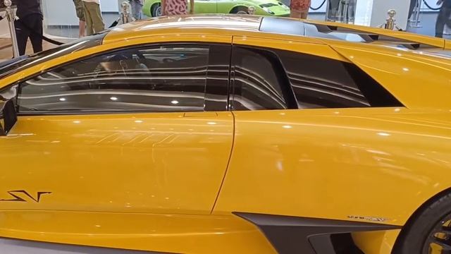 Lamborghini Murciélago LP670-4 SV | Lamborghini Jakarta Showcase смотреть онлайн