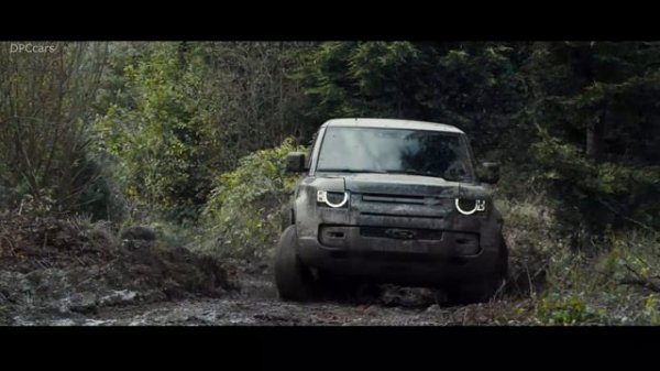 New 2020 Land Rover Defender 30m Jump in Upcoming 007 James Bond Film