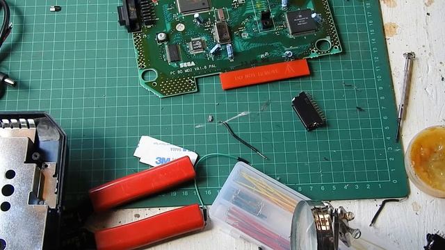Sega Mega Drive 2 (Genesis) Cartridge Slot Removal смотреть онлайн
